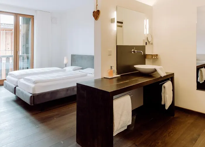 Hotel Und Hirzinger