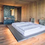 Otel Hirzinger - Und *
