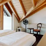 Hirzinger - Und Hotel