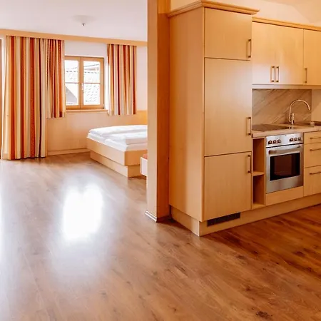 Hirzinger - Und Hotel